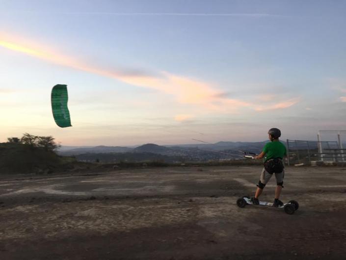 Land Kite Voile de Traction Terrestre et Mountain Board