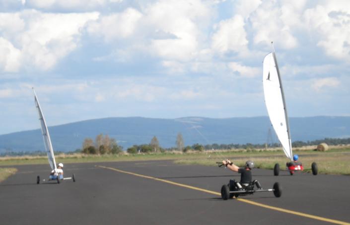 Land Kite Voile de Traction Terrestre et Mountain Board